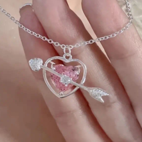 Heart & Arrow necklace - Picture 3 of 5